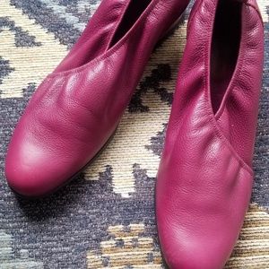 Arche Purple Leather Ballerinas Size 8 but fits more like a 7.5